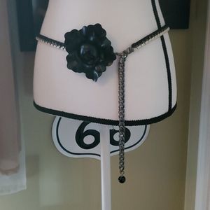 Wrapped chain belt w/leather rose